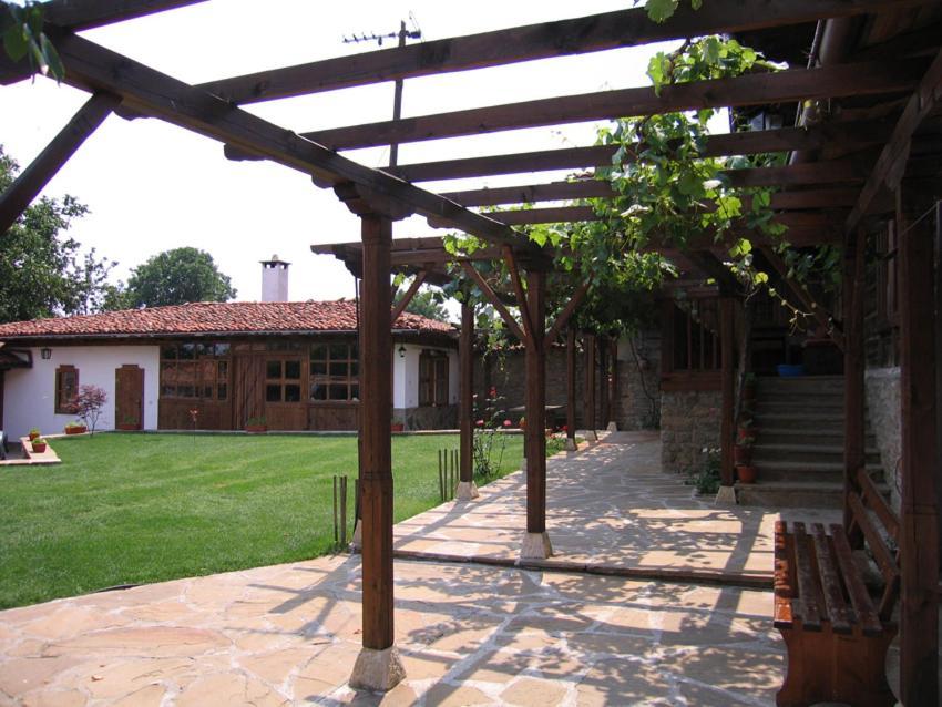 The House With The Vine Guest House Zjeravna Exteriör bild